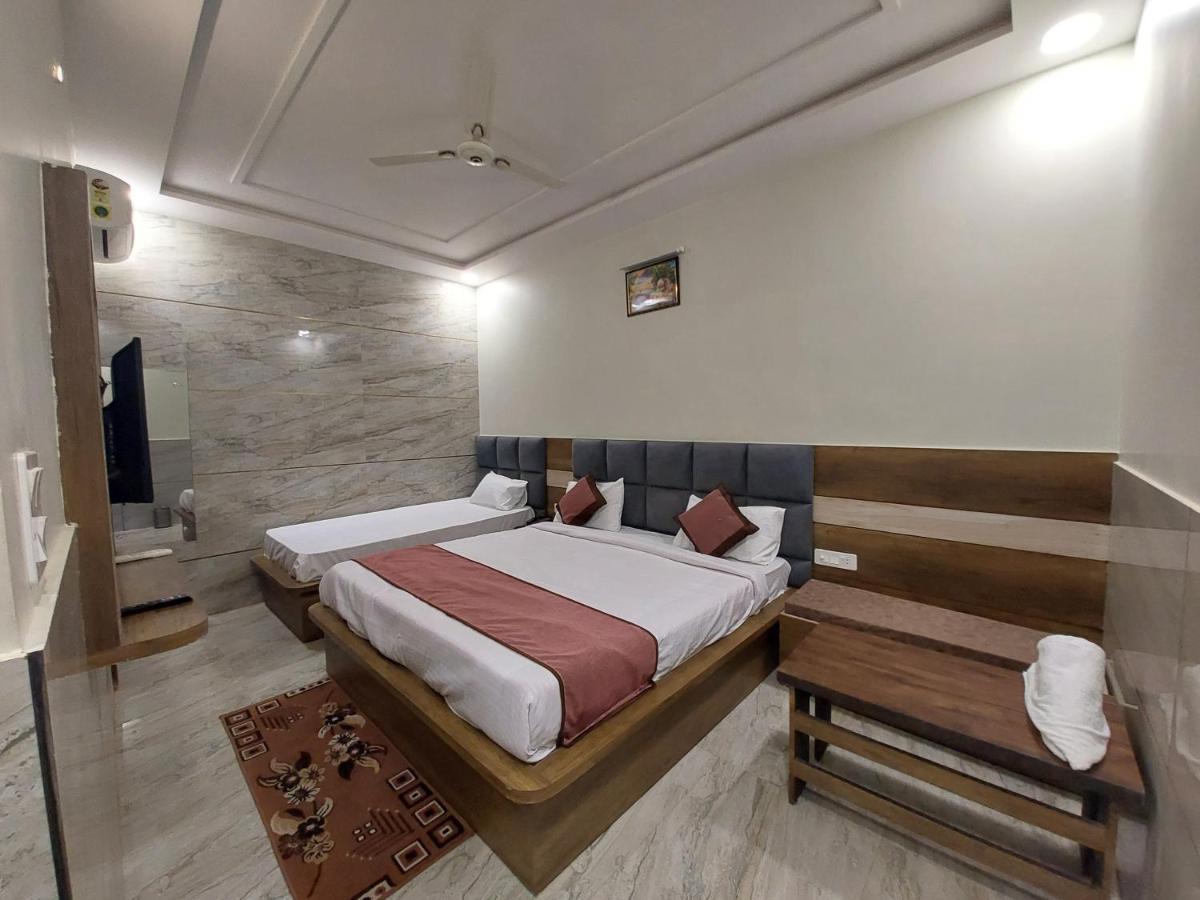 Taj Nice Point Agra  Zewnętrze zdjęcie