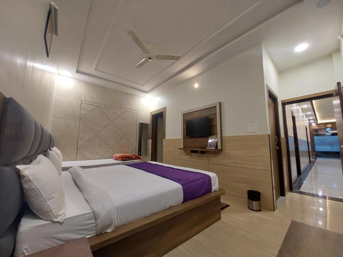 Taj Nice Point Agra  Zewnętrze zdjęcie