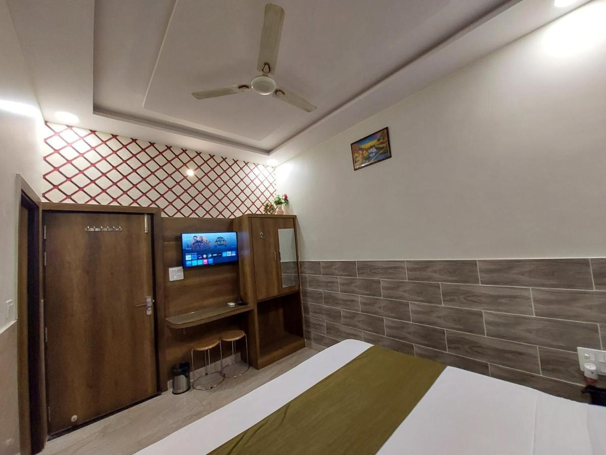 Taj Nice Point Agra  Zewnętrze zdjęcie