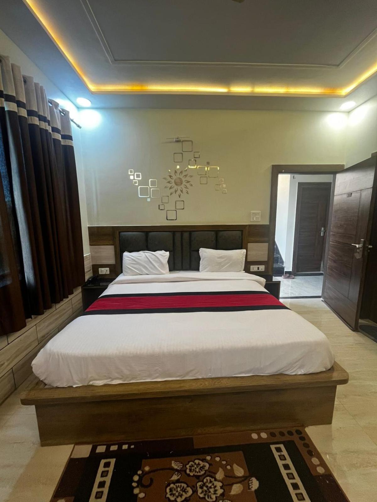 Taj Nice Point Agra  Zewnętrze zdjęcie